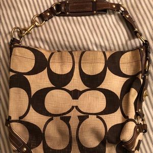 Coach Signature Large Carly Hobo